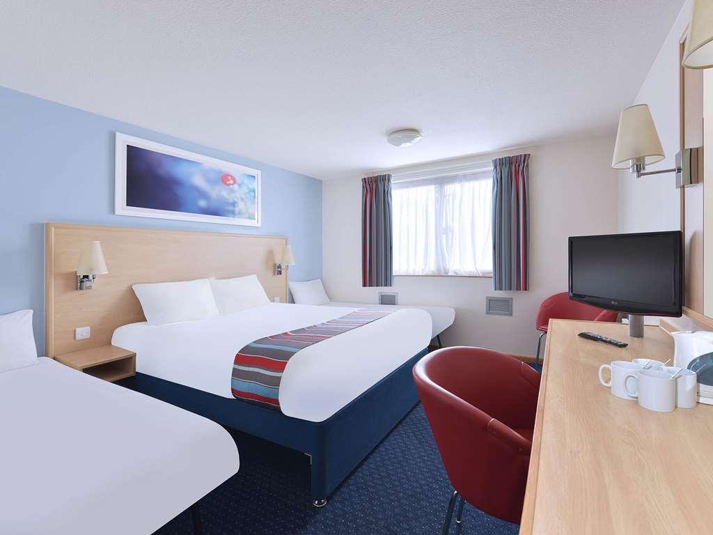 Travelodge Birmingham Саттон-Колдфілд Номер фото