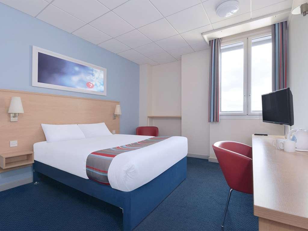 Travelodge Birmingham Саттон-Колдфілд Номер фото