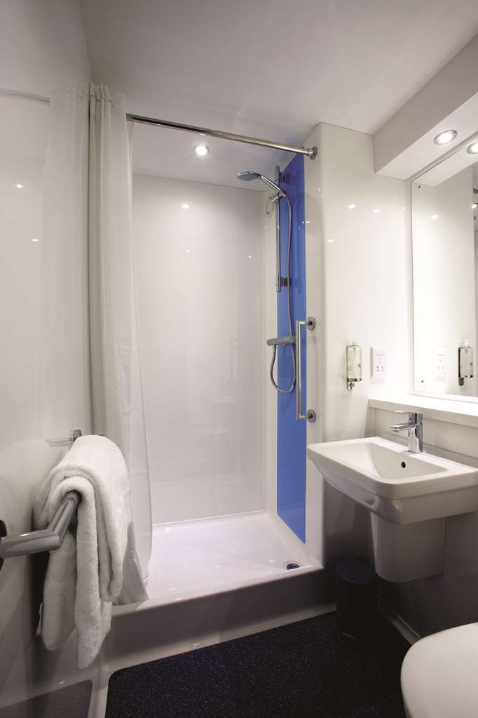 Travelodge Birmingham Саттон-Колдфілд Номер фото